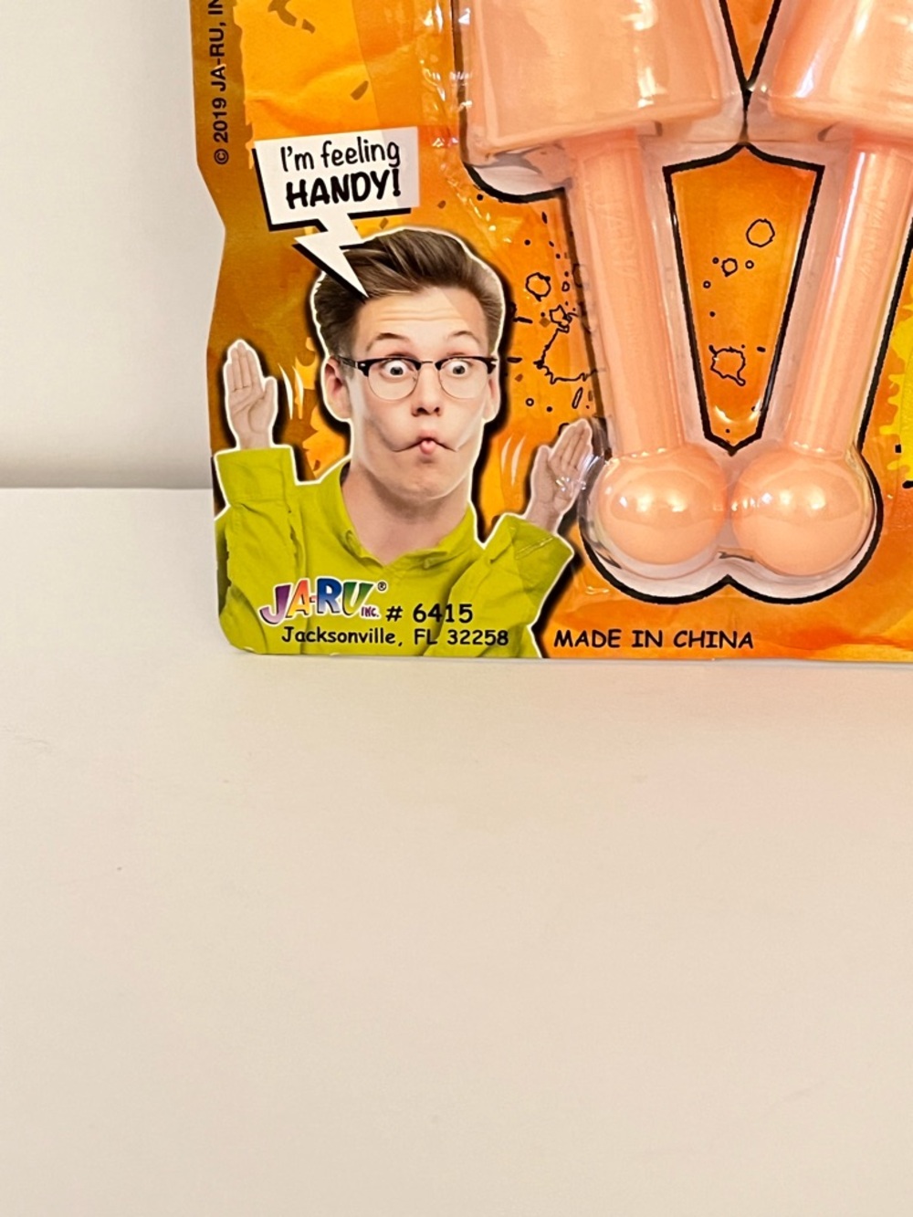 Tiny Hands Prank - Picture 4 of 13